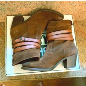 Frye Bootie Jane Strappy Short Woman 8M